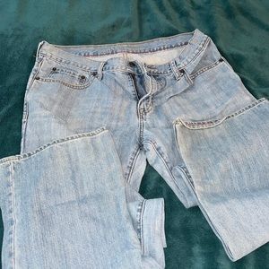 Men’s Old Navy light wash straight-legged jeans 33x34